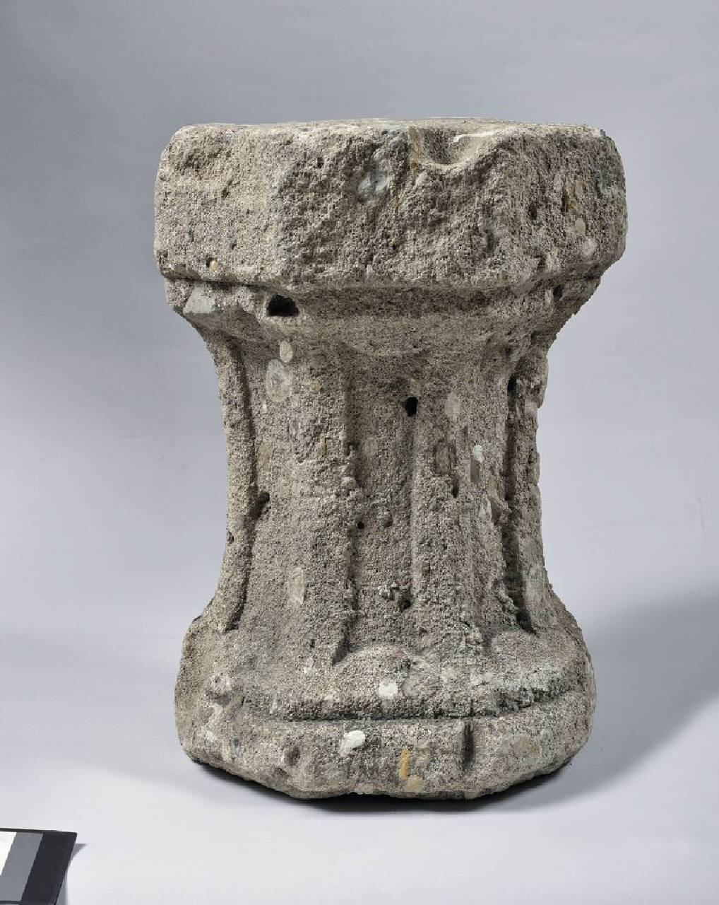 Base cilindrica (balaustra, parte di) di Scultore - ambito lombardo (ultimo quarto sec. XVII)