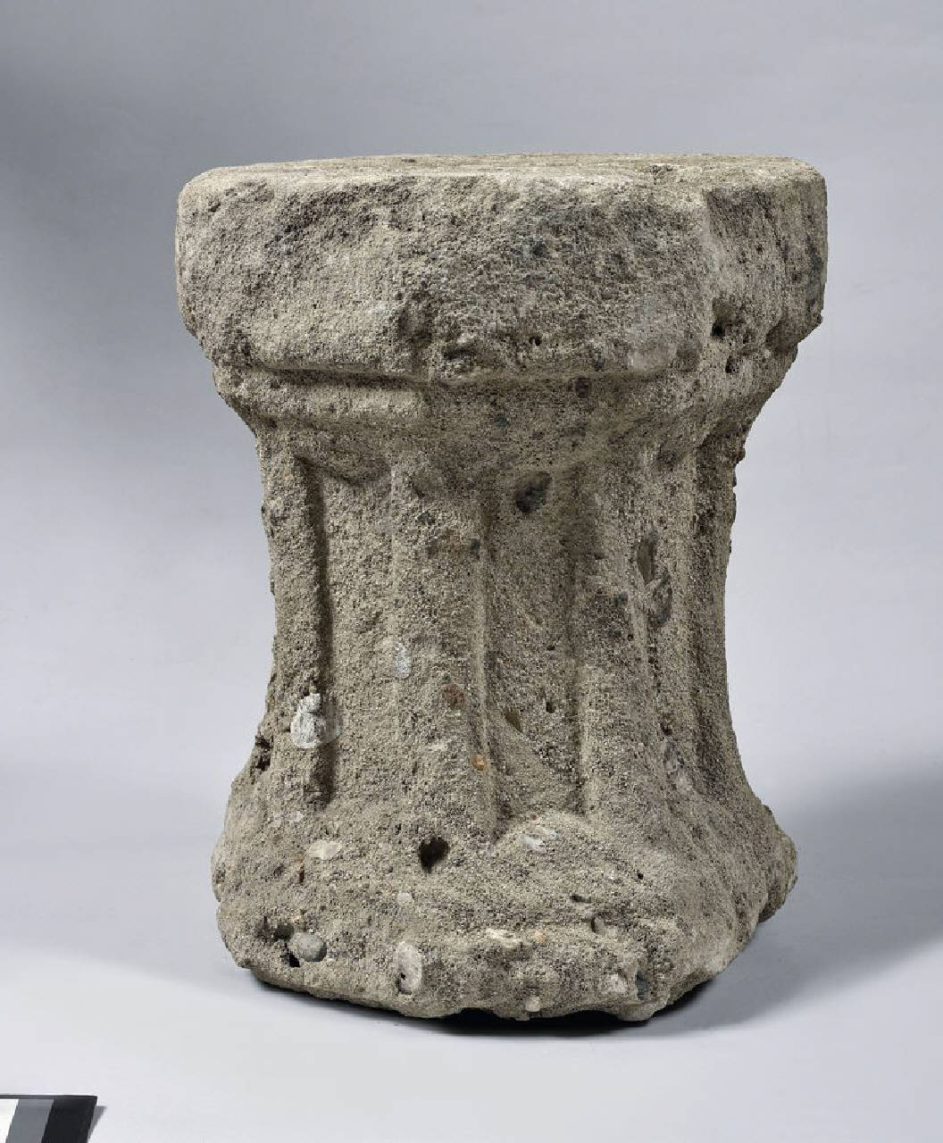 Base cilindrica (balaustra, parte di) di Scultore - ambito lombardo (ultimo quarto sec. XVII)