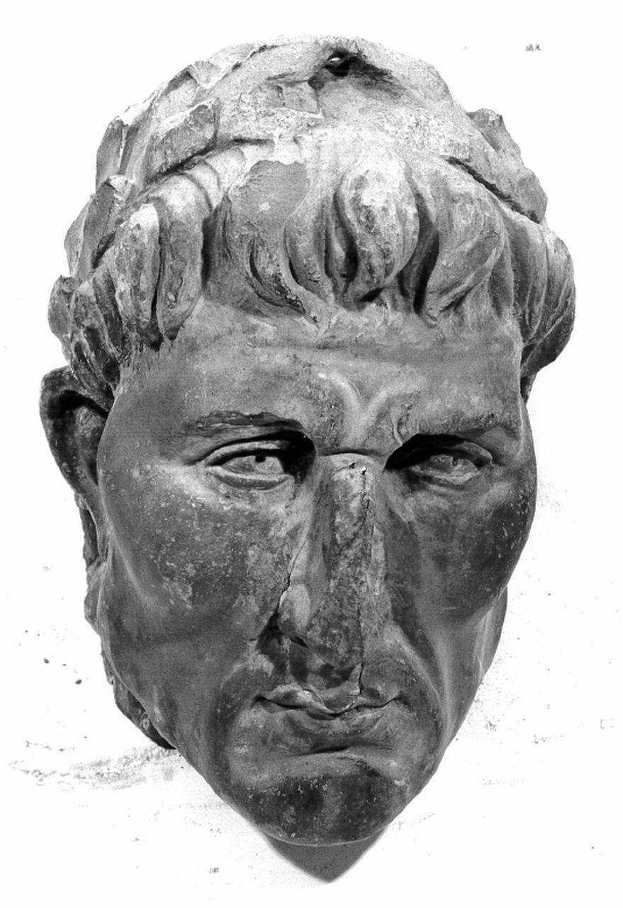 Busto virile colossale in due parti (testa) di Plasticatore - ambito lombardo (fine/inizio sec. XV)