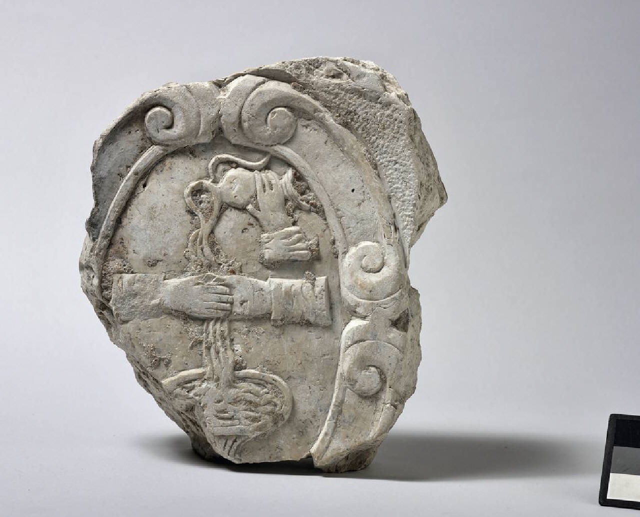 Stemma Levi? (lastra opistografa, rilievo) di Scultore - ambito lombardo (secondo quarto sec. XVII)