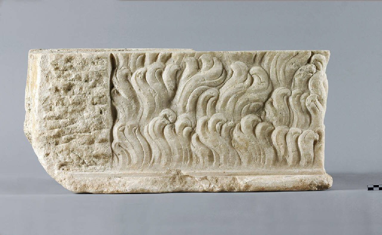 Architrave? decorata a vello d'animale, in pendant (architrave?, parte di) di Scultore - ambito lombardo (fine sec. XV)