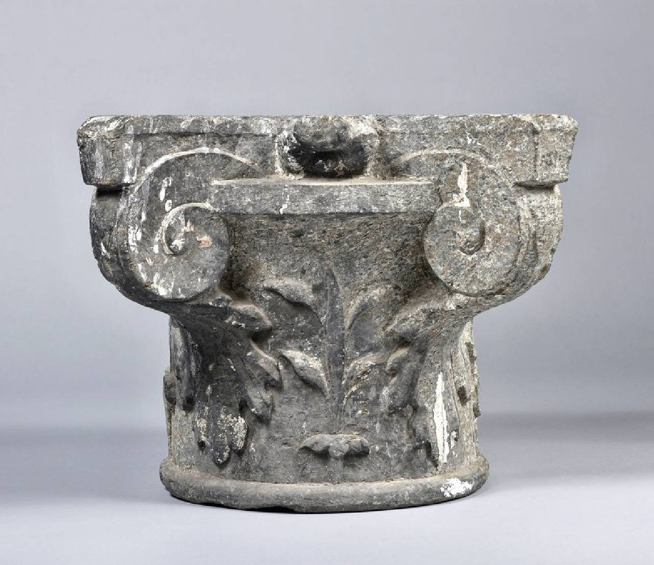 Capitello a palmette rovesce, in pendant (capitello) di Scultore - ambito lombardo (sec. XV)