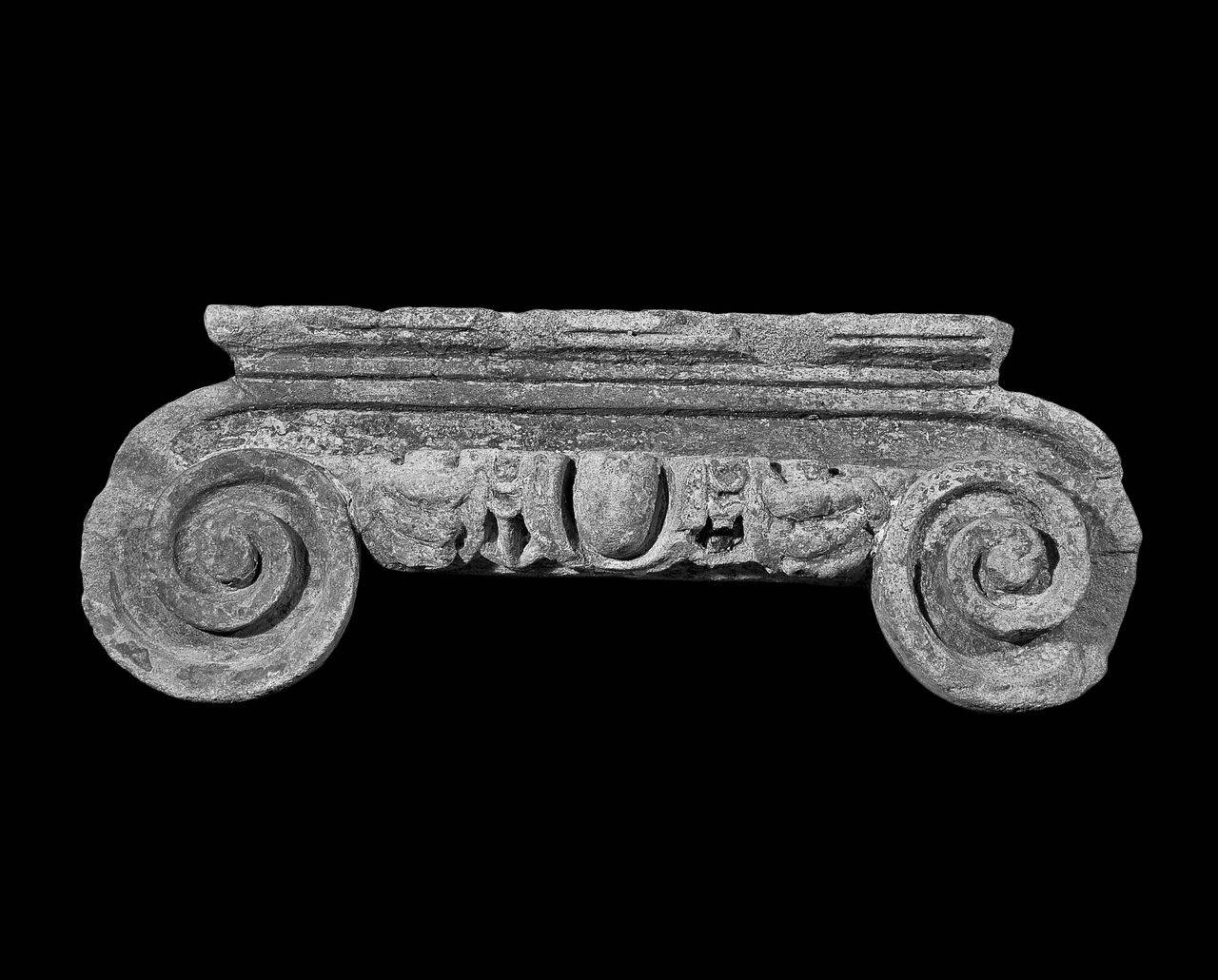 Capitello di lesena (capitello di lesena) di Scultore - ambito lombardo (seconda metà sec. XVI)