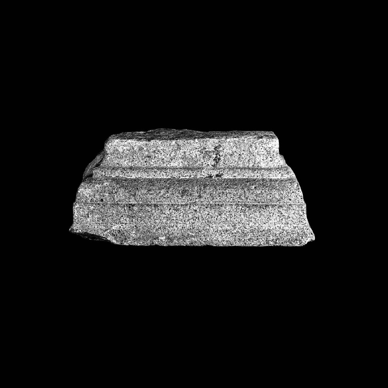 Base per pilastro (base) di Scultore - ambito lombardo (sec. XVI)