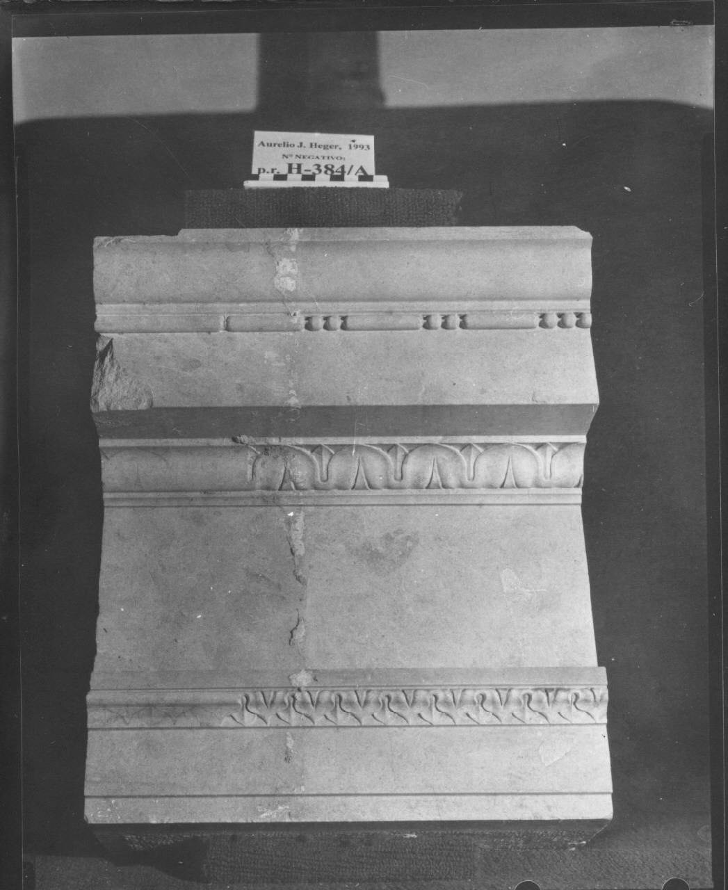Architrave, di camino? , uno di due elementi (architrave, di camino ?) di Scultore - ambito lombardo (prima metà sec. XIX)