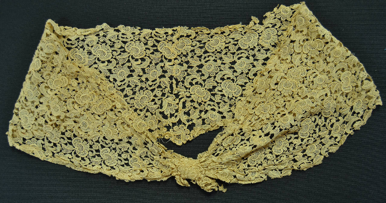 colletto - manifattura francese (fine/ inizio secc. XIX/ XX)