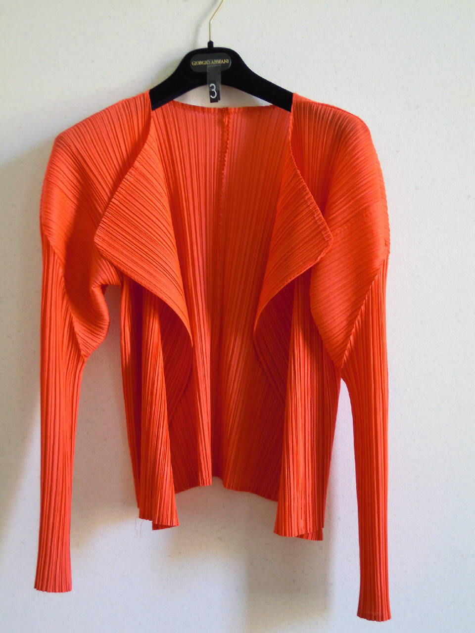 giacca femminile di Pleats Please | Issey Miyake (fine/ inizio secc. XX/ XXI)