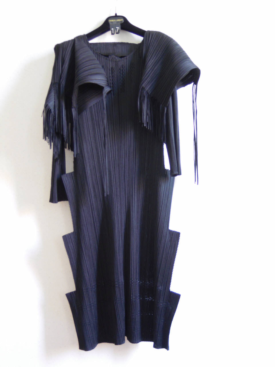abito femminile di Pleats Please | Issey Miyake (fine/ inizio secc. XX/ XXI)