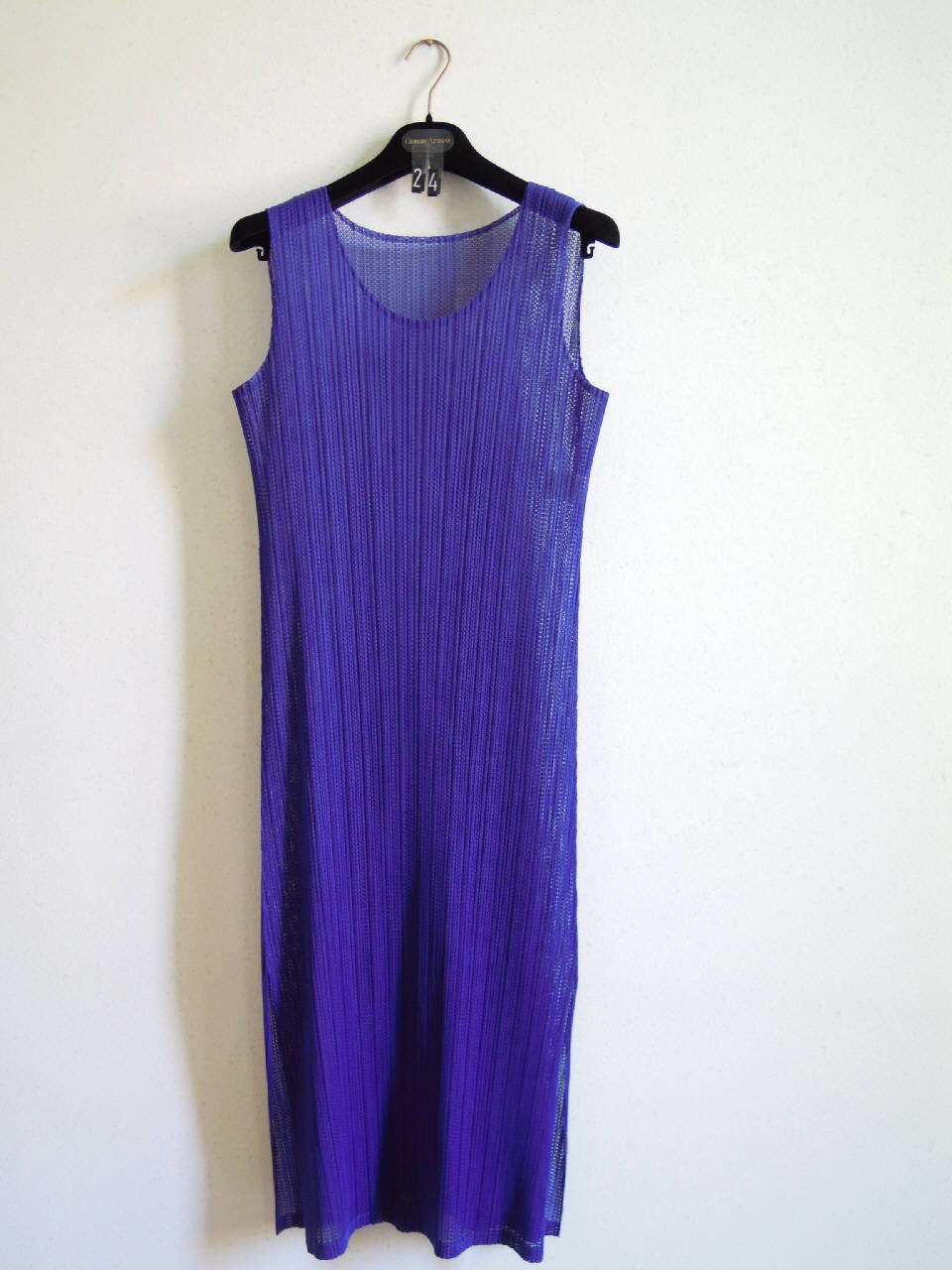 abito femminile di Pleats Please | Issey Miyake (fine/ inizio secc. XX/ XXI)