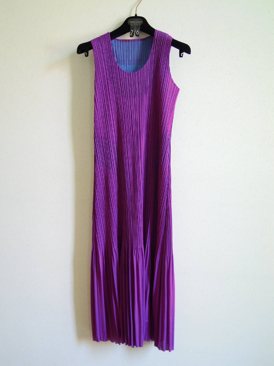 abito femminile di Pleats Please | Issey Miyake (fine/ inizio secc. XX/ XXI)