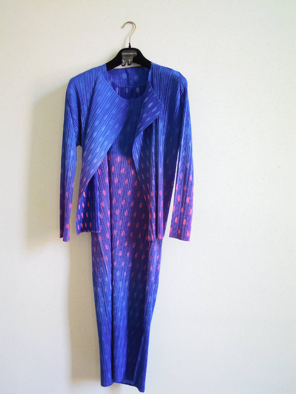 abito femminile di Pleats Please | Issey Miyake (fine/ inizio secc. XX/ XXI)
