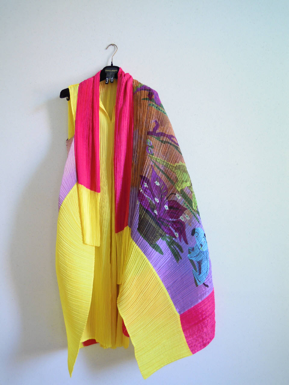 abito femminile di Pleats Please | Issey Miyake (fine/ inizio secc. XX/ XXI)