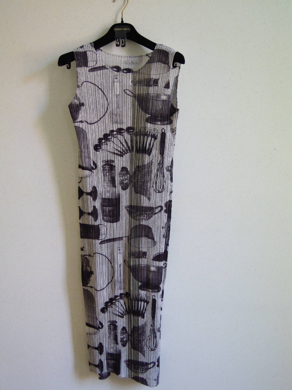 abito femminile di Pleats Please | Issey Miyake (fine/ inizio secc. XX/ XXI)