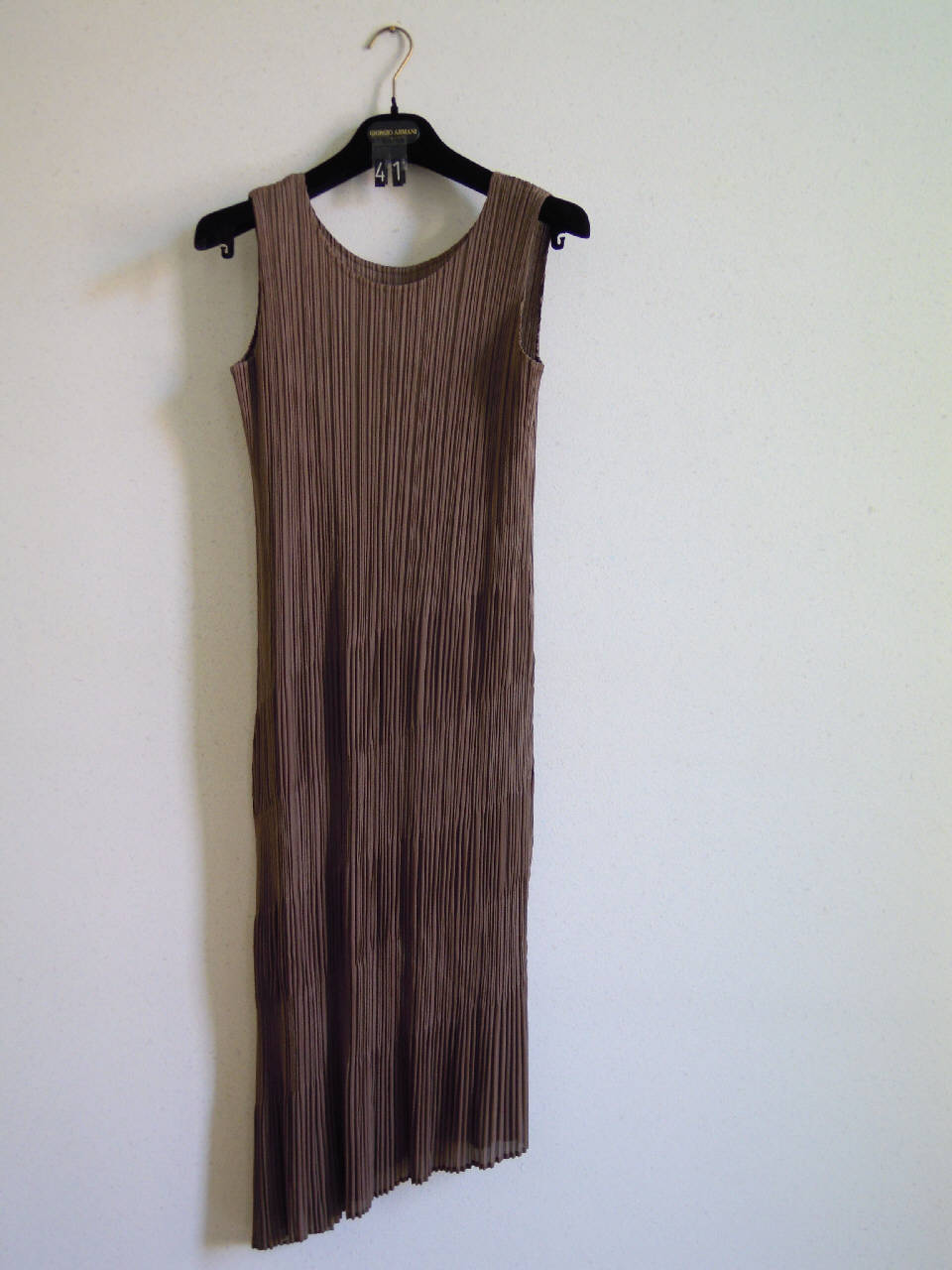 abito femminile di Pleats Please | Issey Miyake (fine/ inizio secc. XX/ XXI)