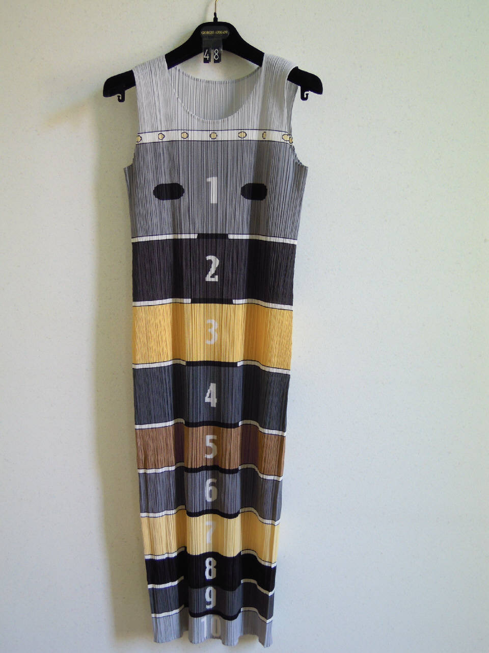 abito femminile di Pleats Please | Issey Miyake (fine/ inizio secc. XX/ XXI)