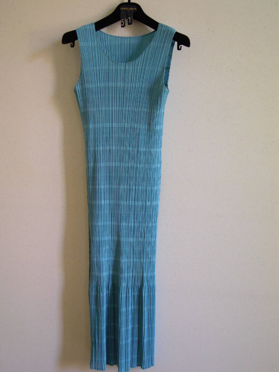 abito femminile di Pleats Please | Issey Miyake (fine/ inizio secc. XX/ XXI)