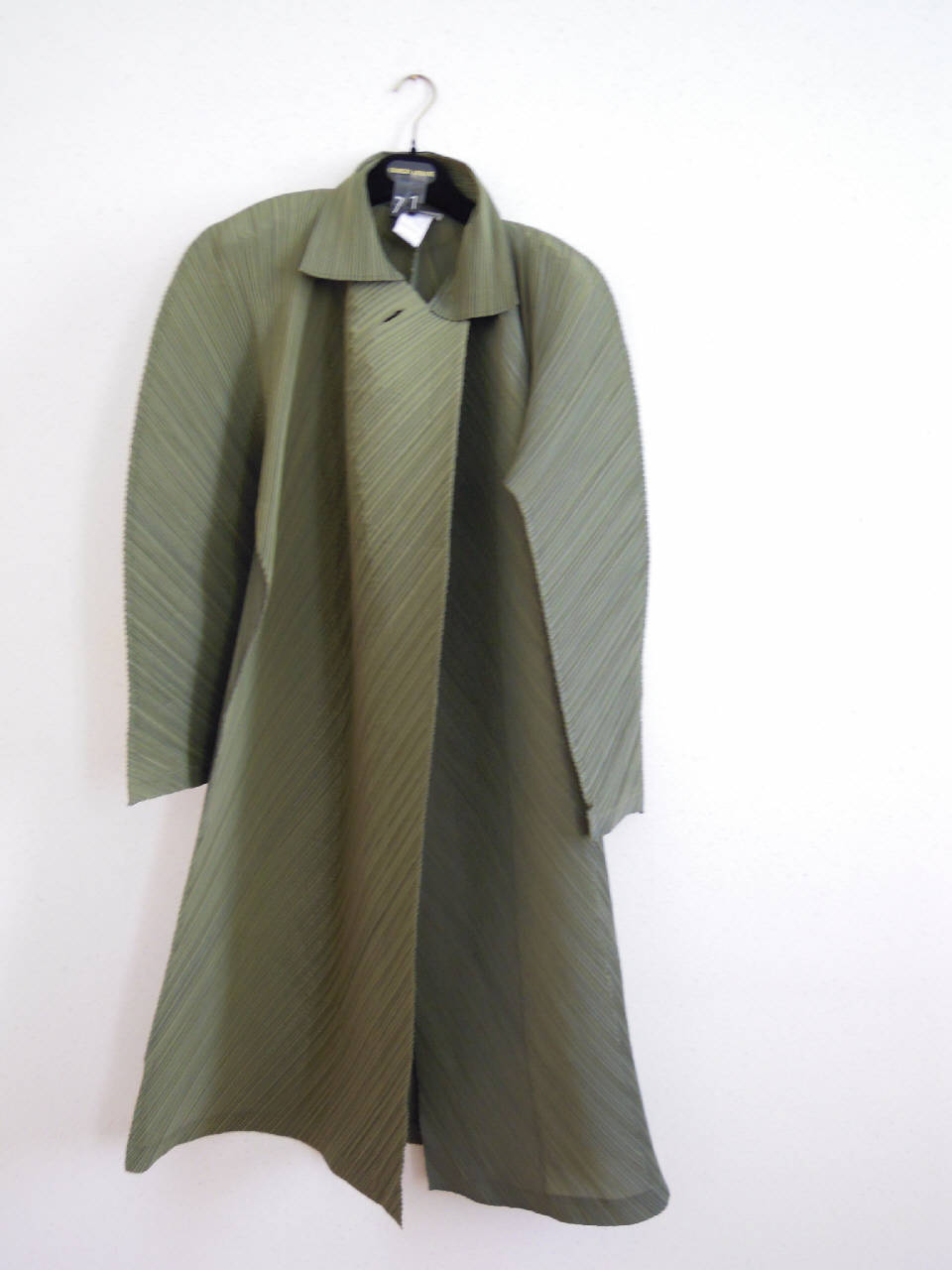 soprabito femminile di Pleats Please | Issey Miyake (fine/ inizio secc. XX/ XXI)