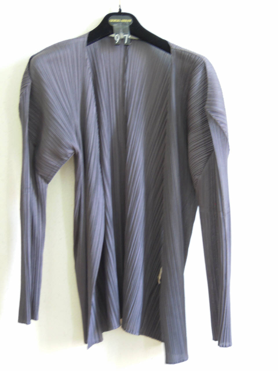 completo femminile di Pleats Please | Issey Miyake (fine/ inizio secc. XX/ XXI)