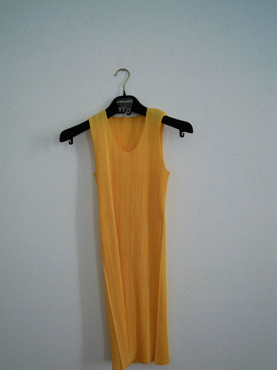 abito femminile di Pleats Please | Issey Miyake (fine/ inizio secc. XX/ XXI)