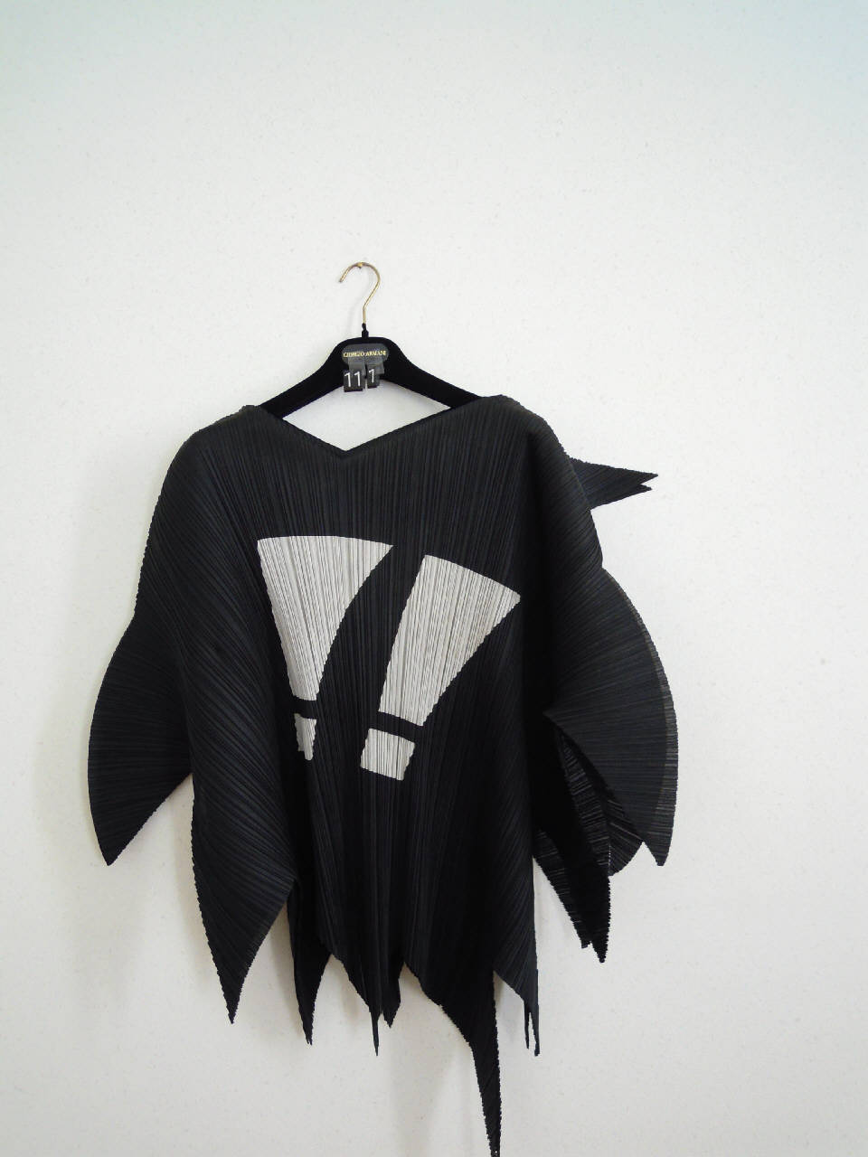 completo femminile di Pleats Please | Issey Miyake (fine/ inizio secc. XX/ XXI)