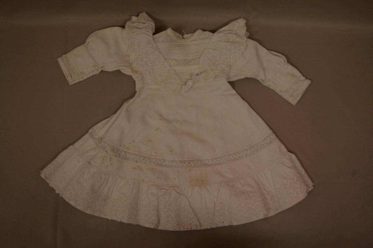 abito infantile femminile - manifattura lombarda (inizio sec. XX)