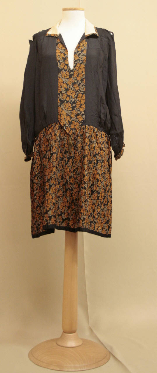 abito femminile - manifattura italiana (secondo quarto sec. XX)