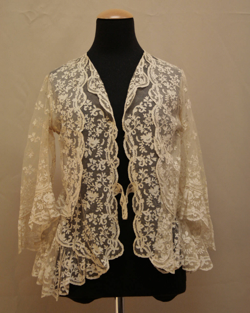 giacca femminile - manifattura italiana (ultimo quarto||metà sec. XIX||sec. XIX)