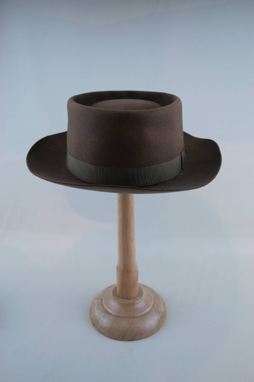 cappello maschile di Cappelleria Bossi di Tullio Greco Corso Vitt. Em. 38 Milano - manifattura italiana (secondo quarto sec. XX)