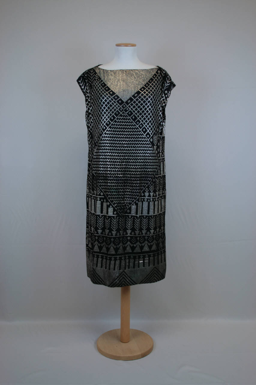 abito femminile - manifattura sarda (terzo quarto sec. XX)