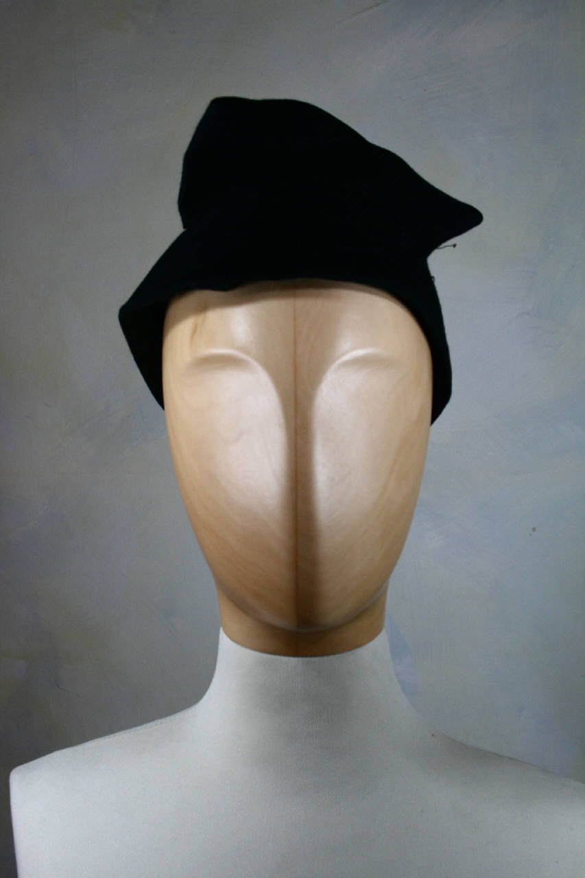 cappello femminile - manifattura italiana (secondo quarto sec. XX)