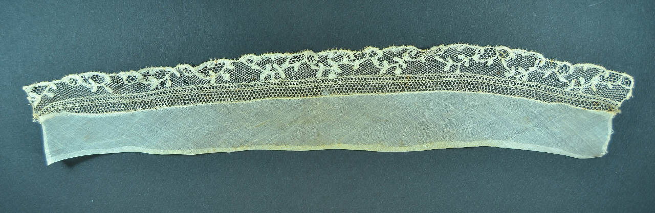 collo femminile - manifattura inglese||manifattura italiana (ultimo quarto||prima metà sec. XIX||sec. XIX)