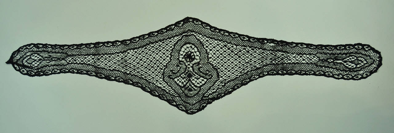 velo da testa - manifattura italiana (secondo quarto||primo quarto sec. XIX||sec. XX)