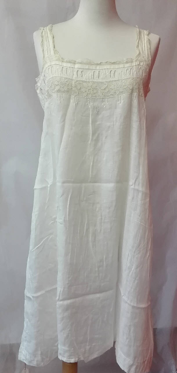 abito femminile - manifattura italiana (secondo quarto sec. XX)