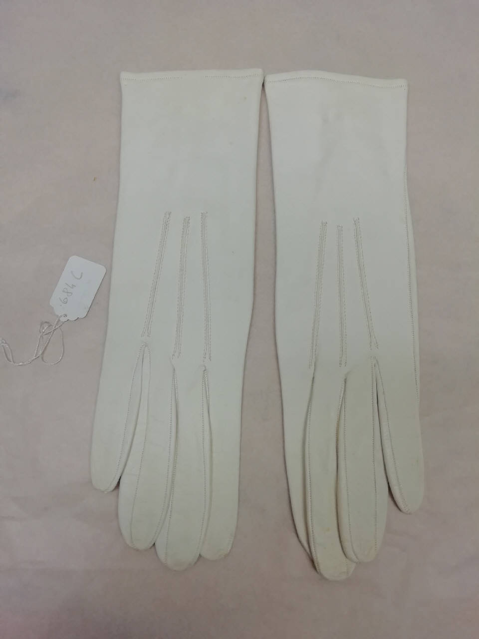 guanto femminile - manifattura italiana (inizio sec. XX)