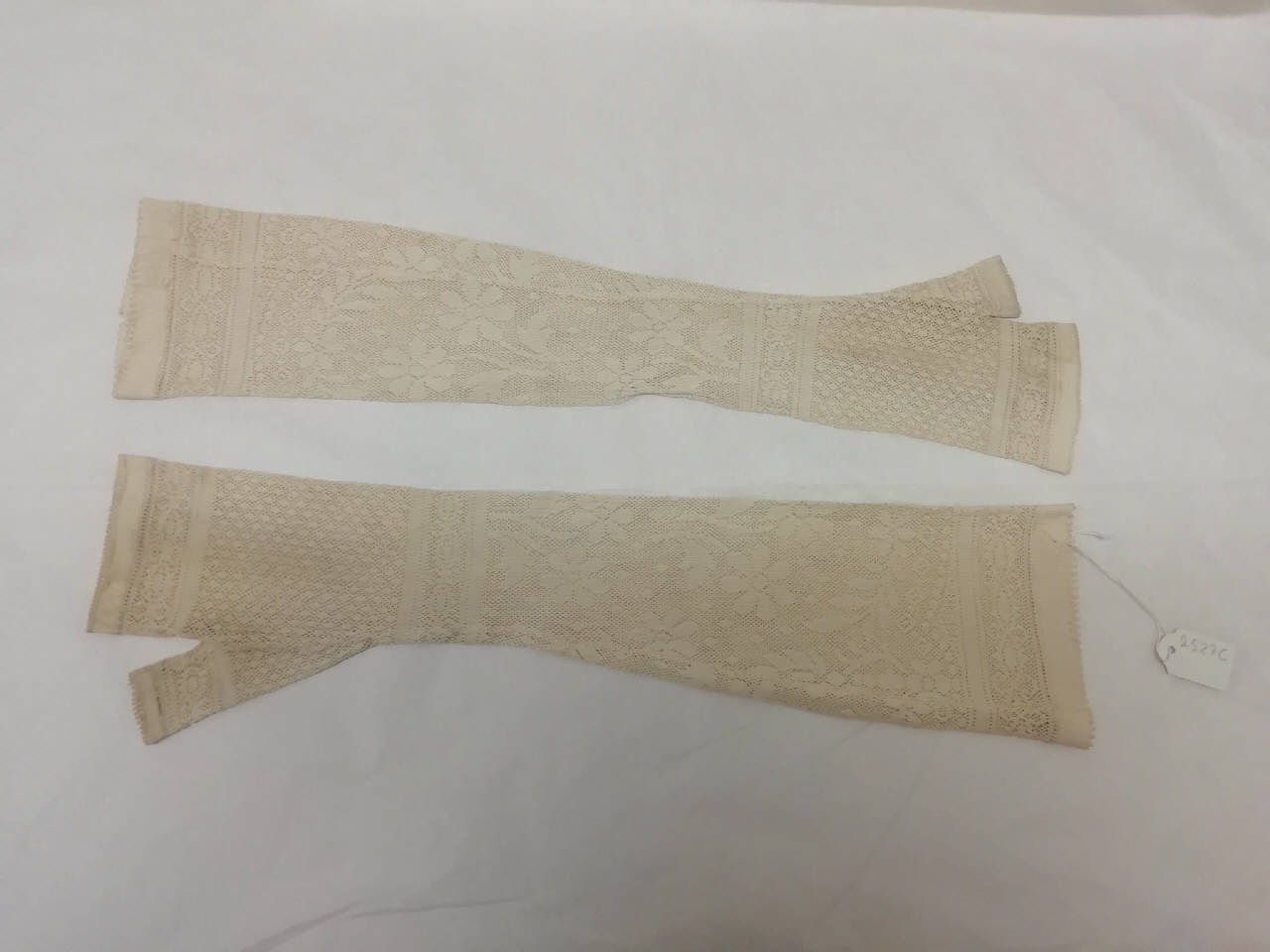 guanto femminile - manifattura italiana (inizio sec. XX)