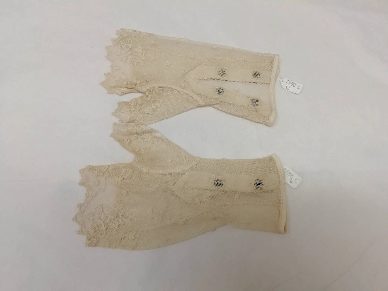 guanto femminile - manifattura italiana (inizio sec. XX)