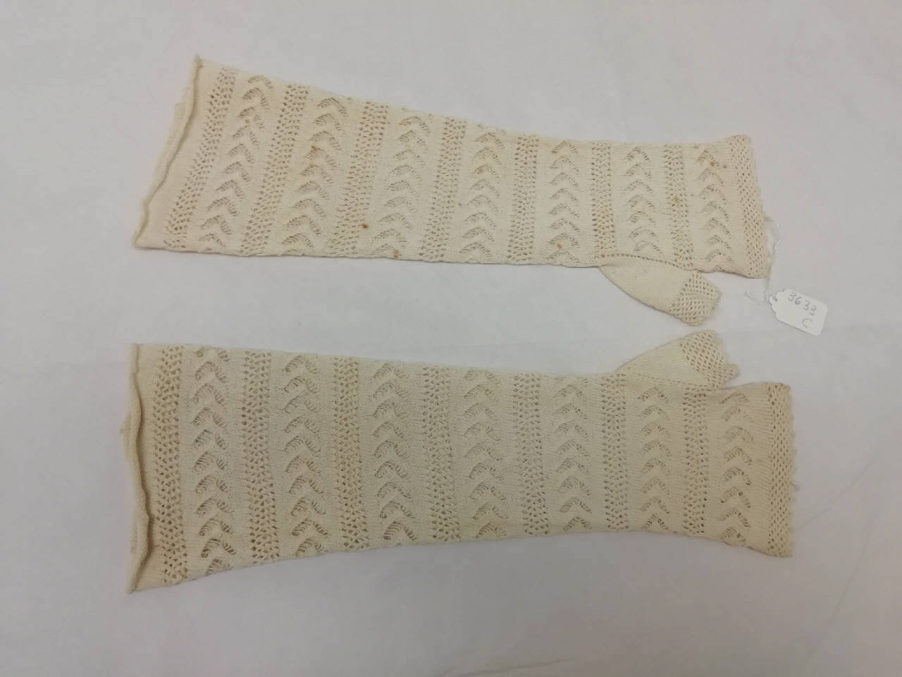 guanto femminile - manifattura italiana (inizio sec. XX)