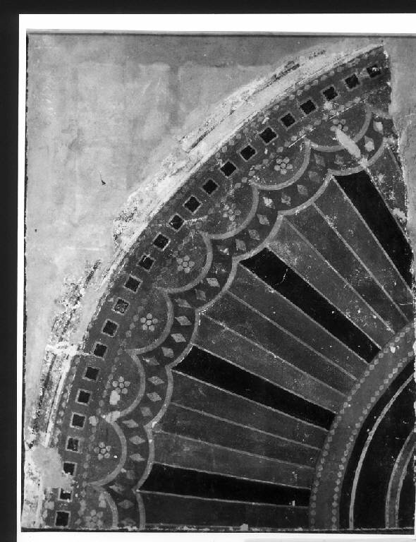 Decorazione a motivi geometrici e floreali, MOTIVI DECORATIVI GEOMETRICI E FLOREALI (dipinto) di Cavenaghi Luigi (sec. XX)