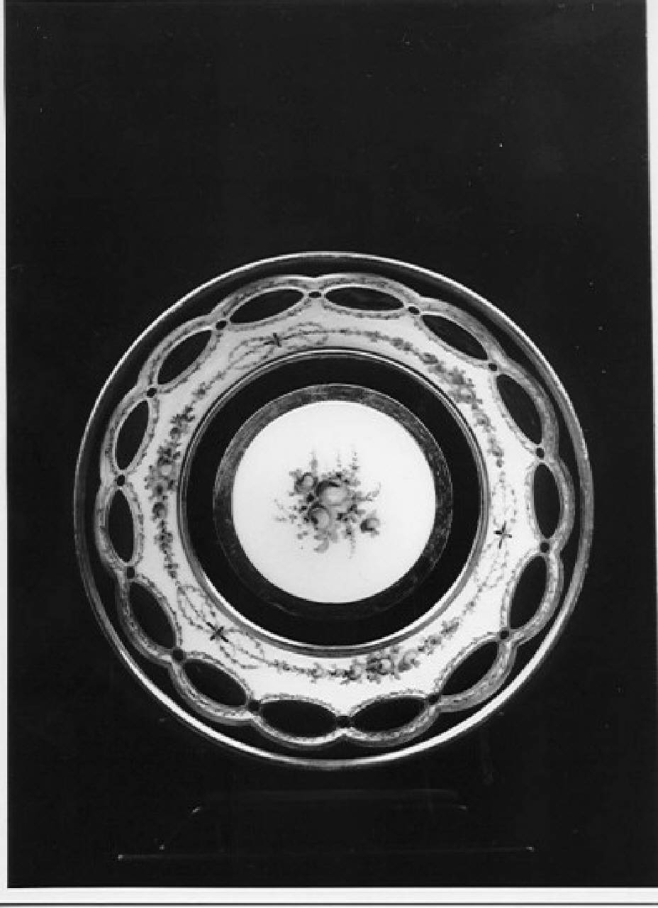 piattino da caffè di Commelin, Michel-Gabriel; Girard, Etienne Gabriel; Manifattura di Sèvres (secc. XVIII/ XIX)