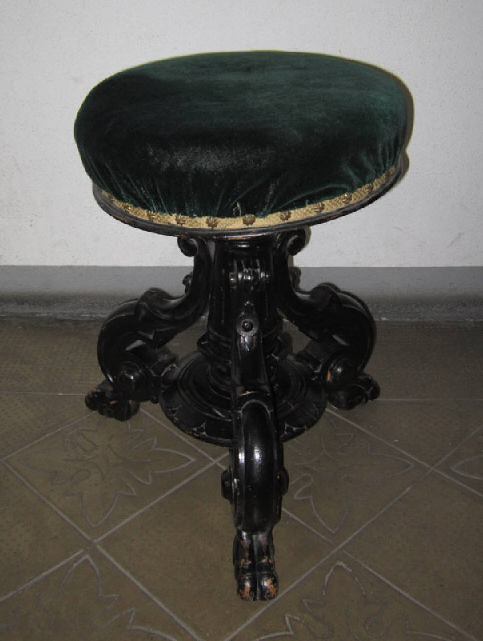 sgabello - produzione italiana (fine/inizio secc. XIX/ XX)