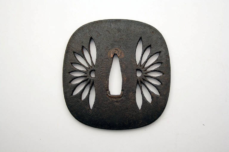 crisantemo (elsa di spada) - manifattura giapponese (secc. XVI/ XIX)