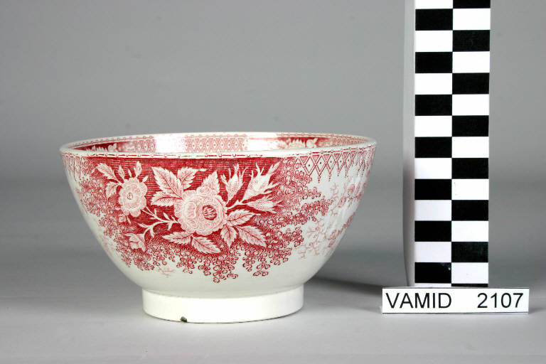 motivi decorativi floreali (ciotola) di Sarreguemines - manifattura francese (seconda metà sec. XIX)