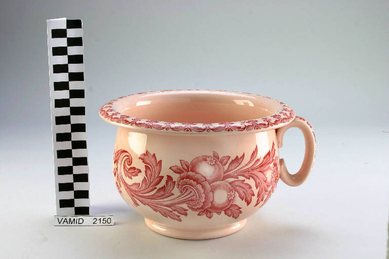 Motivi decorativi a frutti, fiori e foglie (pitale) di Sarreguemines - ambito francese (ultimo quarto sec. XIX)