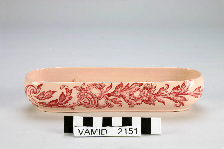 Motivi decorativi a frutti, fiori e foglie (portasapone) di Sarreguemines - ambito francese (ultimo quarto sec. XIX)