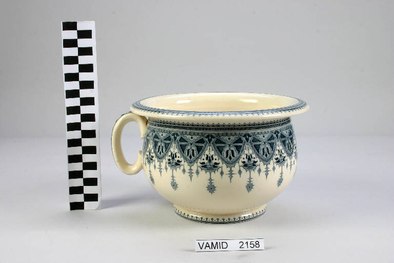 Motivi decorativi geometrici indiani (pitale) di Sarreguemines - ambito francese (fine/inizio secc. XIX/ XX)