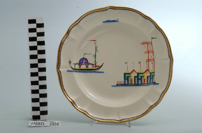 Veduta di uno stabilimento balneare ed elementi caratteristici del Lago Maggiore (piatto fondo) di Andlovitz Guido; Società Ceramica Italiana Laveno (sec. XX)