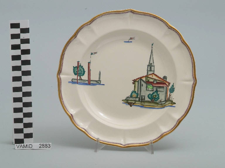 Veduta dell'Isola dei Pescatori ed elementi caratteristici del Lago Maggiore (piatto fondo) di Andlovitz Guido; Società Ceramica Italiana Laveno (sec. XX)