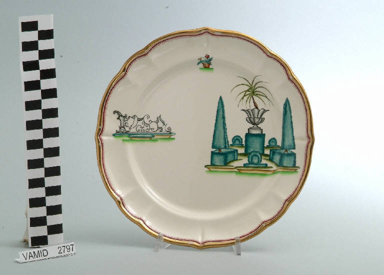 Veduta di un giardino all'italiana ed elementi caratteristici del Lago Maggiore (piatto da frutta) di Andlovitz Guido; Società Ceramica Italiana Laveno (sec. XX)