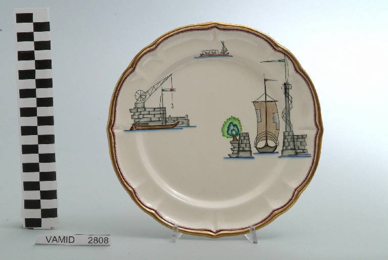 Veduta di un porto con barca a vela in uscita ed elementi caratteristici del Lago Maggiore (piatto da frutta) di Andlovitz Guido; Società Ceramica Italiana Laveno (sec. XX)