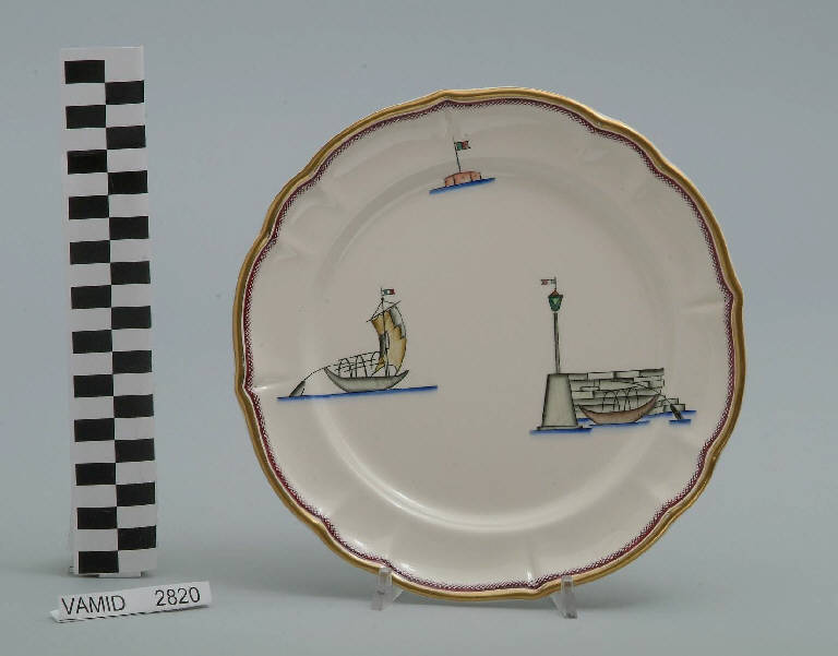 Veduta di un porticciolo con una barca da pesca all'ancora ed elementi caratteristici del Lago Maggiore (piatto da frutta) di Andlovitz Guido; Società Ceramica Italiana Laveno (sec. XX)